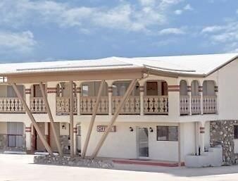 Travelodge By Wyndham Las Vegas Nm מראה חיצוני תמונה